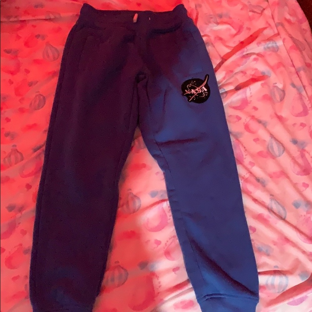 These sweatpants haven’t been used